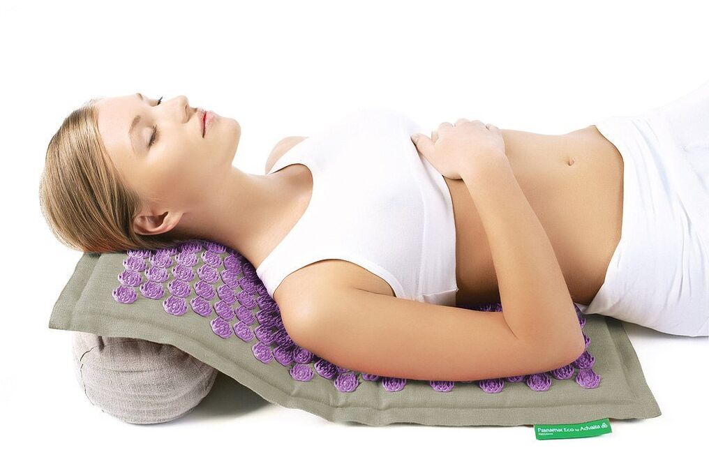 O aplicador de agulha ajudará no combate à osteocondrose da coluna cervical